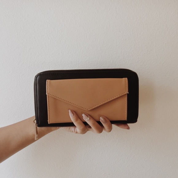 Forever 21 Faux Leather Wallet - Picture 1 of 6